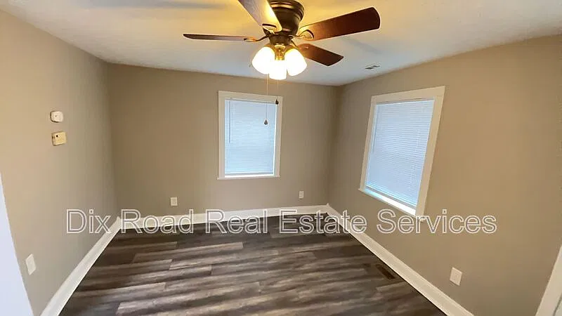 2 bed, 1.0 bath, 907 sqft, $1,095 — Photo 4