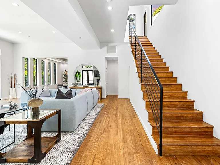 1846 Franklin Canyon Dr — Photo 11