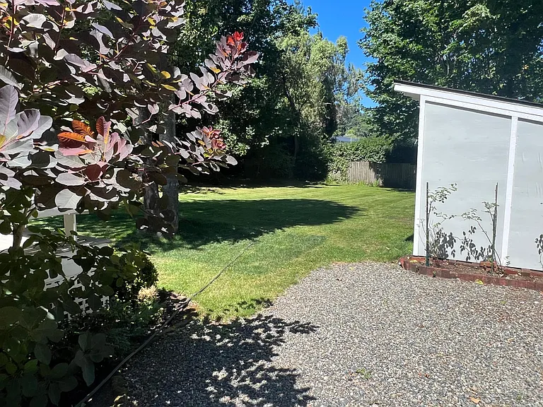 10214 SW Burton Dr — Photo 29