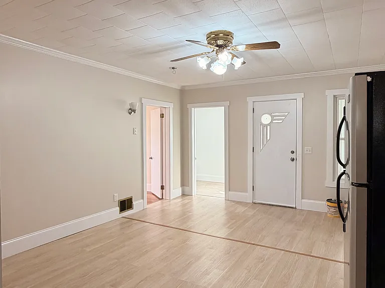 160 Saint Joseph Ave #1 — Photo 3