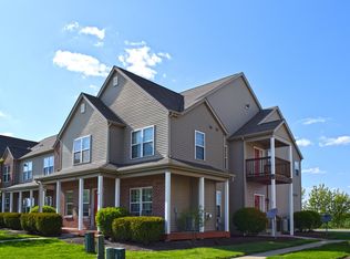 611 Stonegate Dr #611, Sycamore, IL 60178