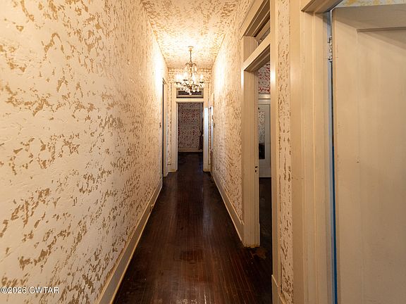 14th image of 3061 Highland St