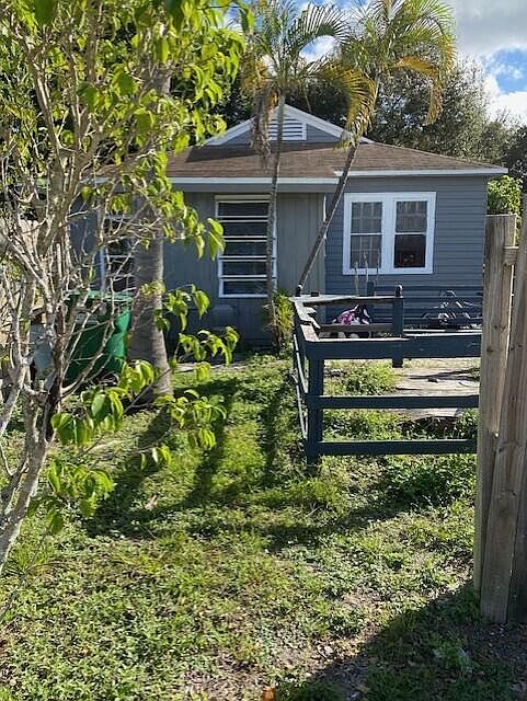 1st image of 102 NW 28th Way