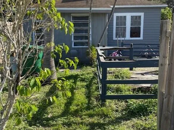 102 NW 28th Way, Fort Lauderdale, FL 33311