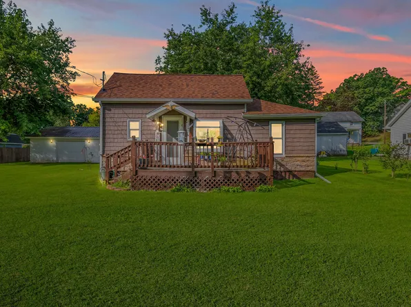 206 Bowman St, Jonesville, MI 49250