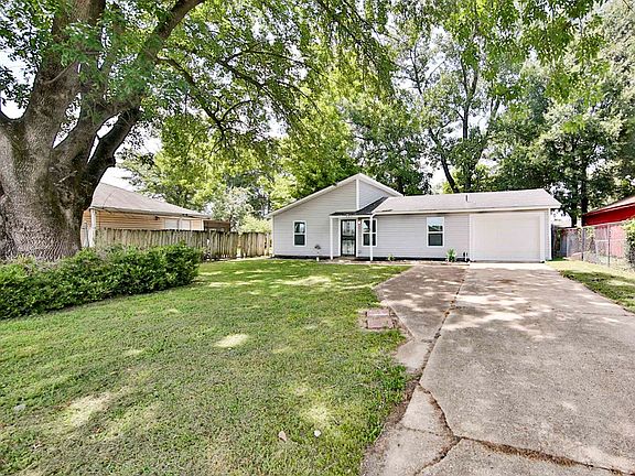 2nd image of 905 Mimosa Dr