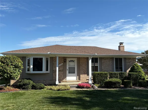 41992 Merrimac Cir, Clinton Township, MI 48038
