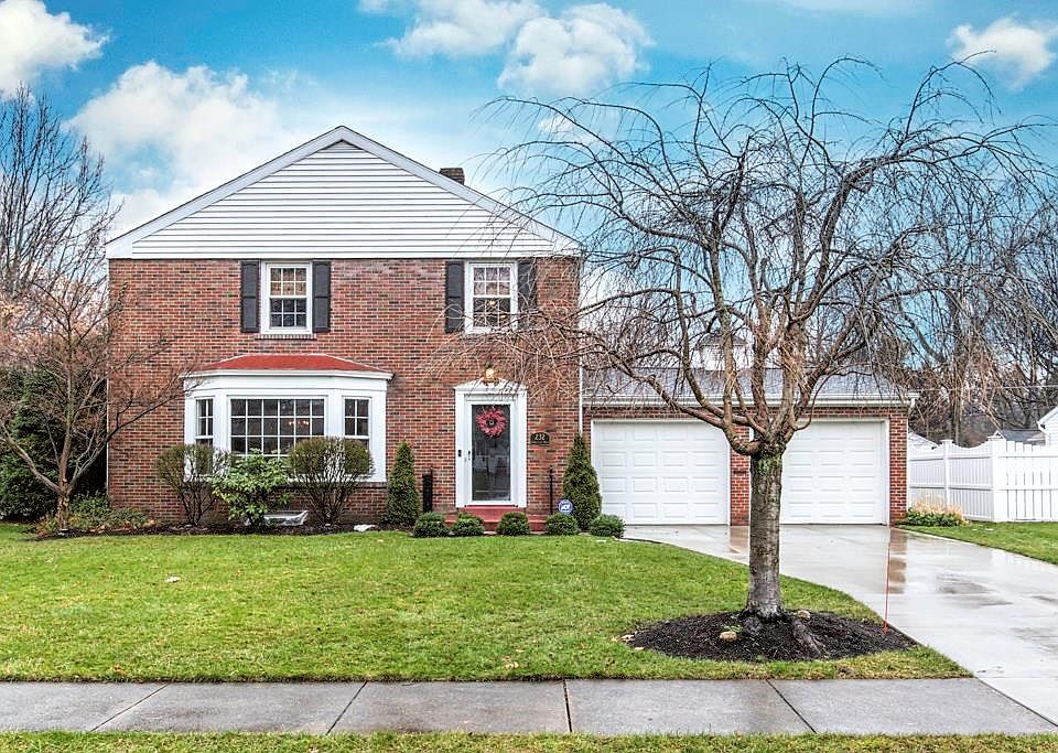 1st image of 232 Connecticut Dr