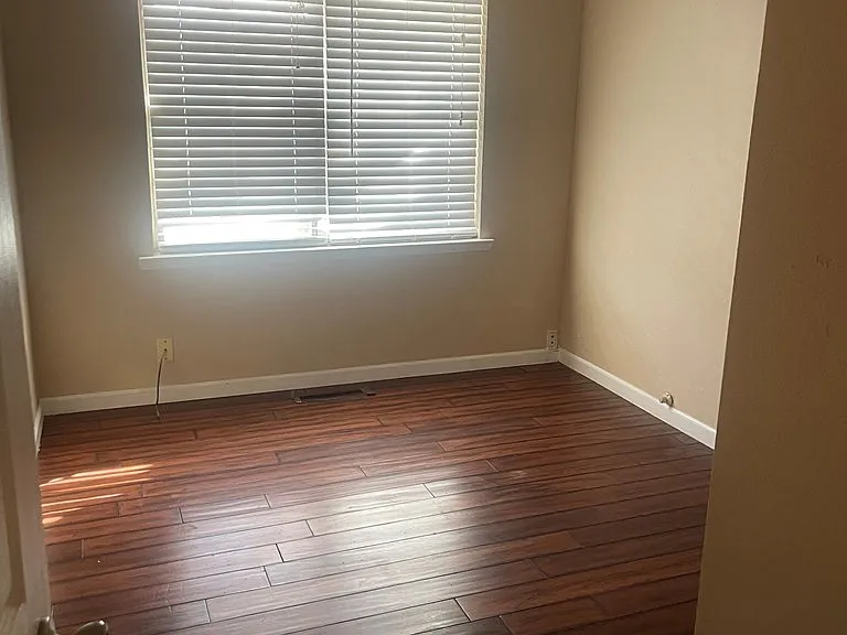 1308 Alpine St — Photo 6