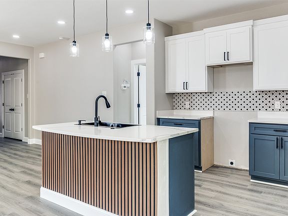 4th image of 3402 Spring Ave