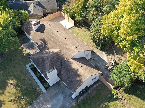 3rd image of 208 Mar Ken Dr