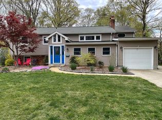 1804 Rampart Dr, Alexandria, VA 22308