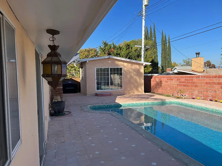6546 Kelvin Ave — Photo 18