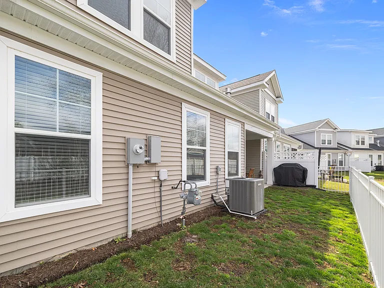 4260 Longleaf Pl — Photo 35