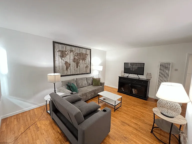 12021 Louise Ave — Photo 5
