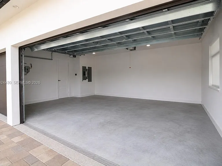 18321 SW 224th St — Photo 6