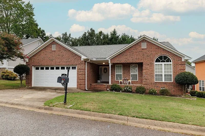 195 Bedford Dr