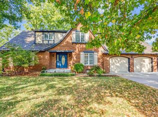 8509 E Stoneridge Ln, Wichita, KS 67206