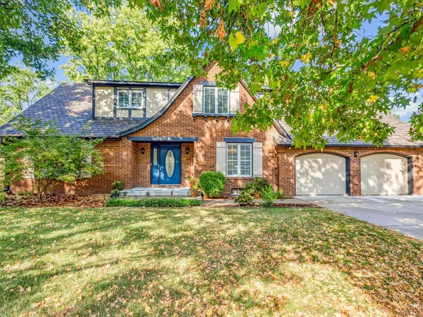 8509 E Stoneridge Ln, Wichita, KS 67206