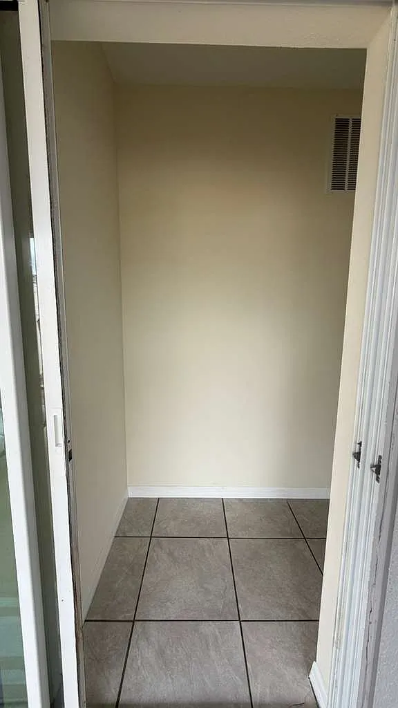 1 bed, 450 sqft, $1,200 — Photo 1