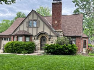 3010 W 51st Ter, Westwood, KS 66205
