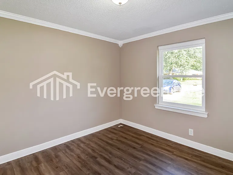 3708 Honeysuckle Rd — Photo 6