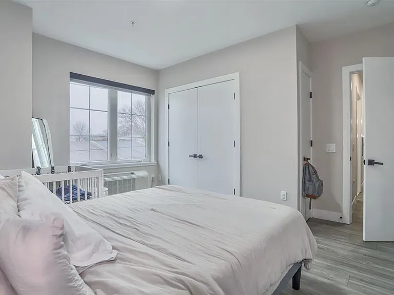 212 70th St #201 — Photo 9