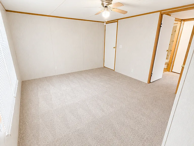 20766 Hamlet Dr — Photo 3