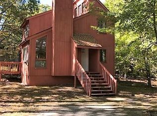 111 Bellingham Dr, Bushkill, PA 18324