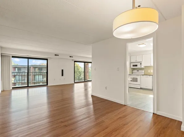 146 Marble St APT 507, Stoneham, MA 02180