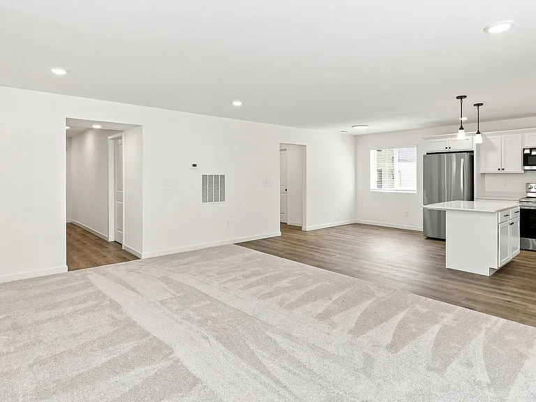 1010 Chittock Ave — Photo 4