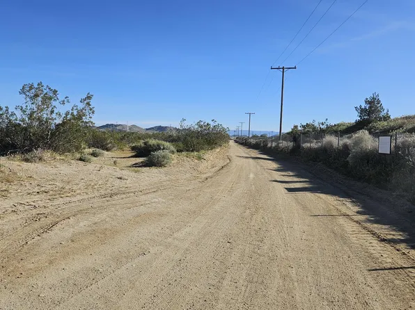 W 70th Street West St, Rosamond, CA 93560