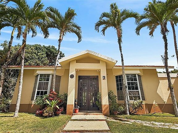 2nd image of 180 Camino Del Rte