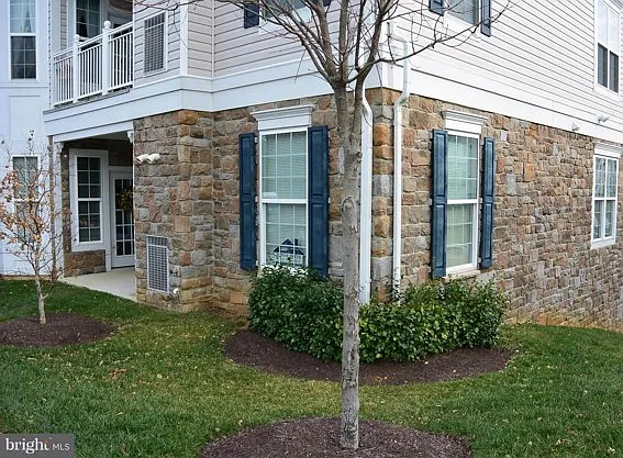 2 bed, 1200 sqft, $2,700 — Photo 2