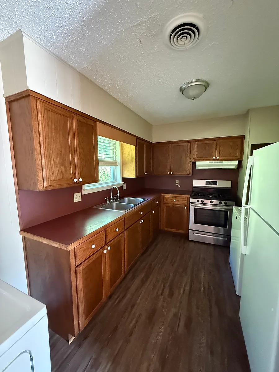 Building Photo - 905 S Moose St #905