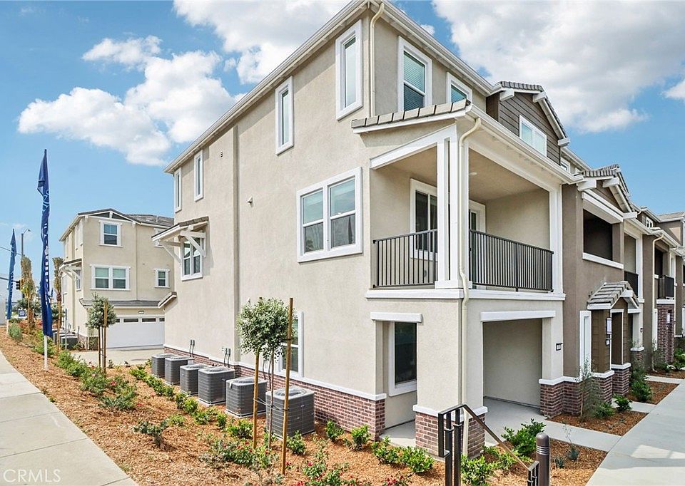 1st image of 407 Lotus Dr