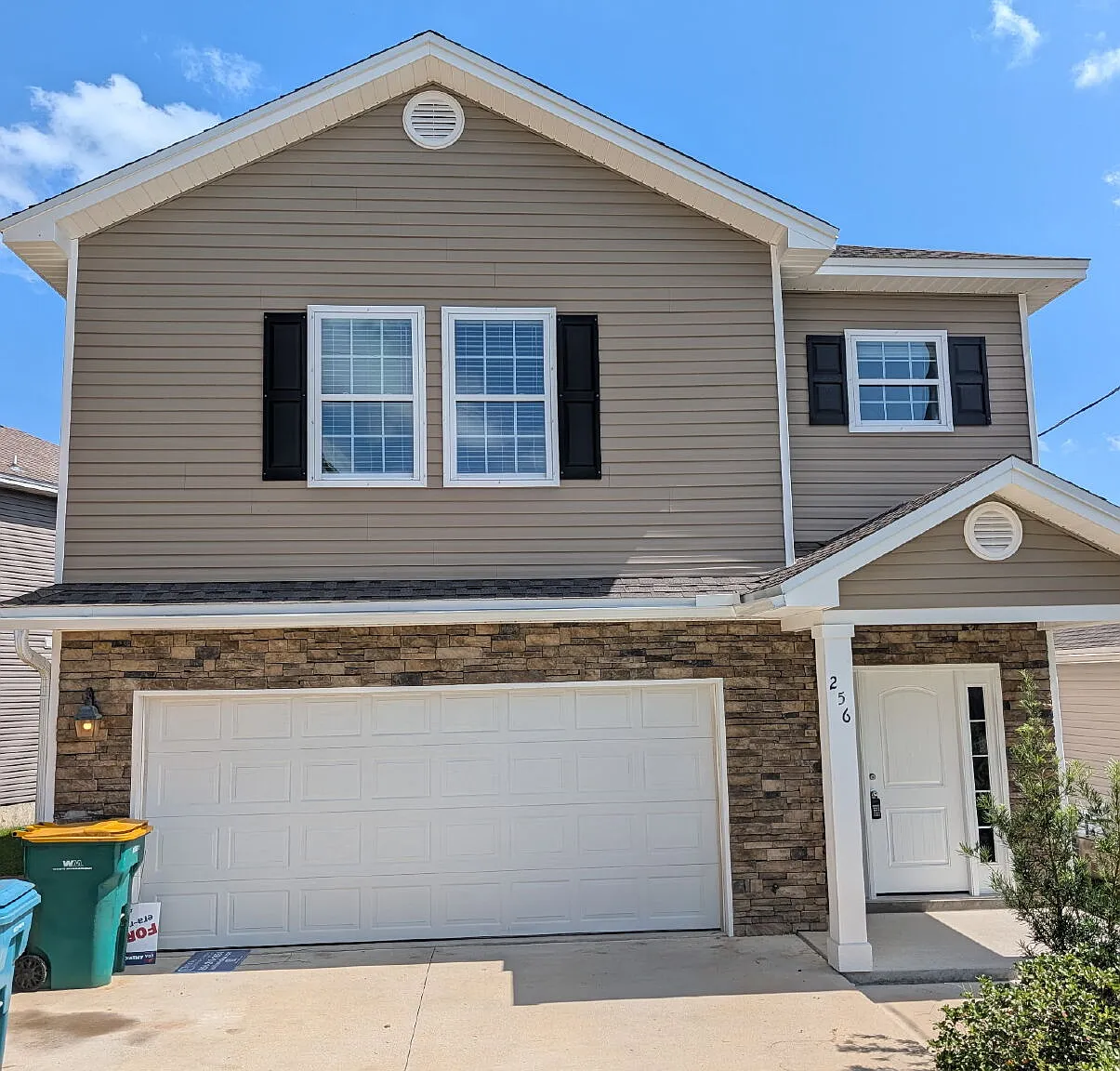 4 bed, 2.0 bath, 2046 sqft, $2,850 — Photo 1