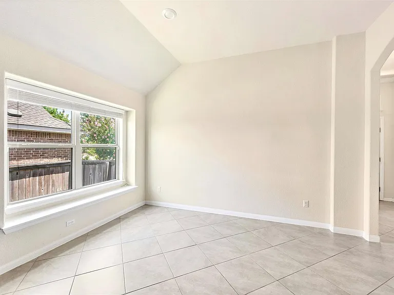 1005 Fountain Grass Way — Photo 12