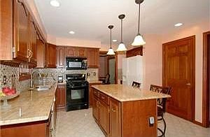 4th image of 10180 Woodbury Dr