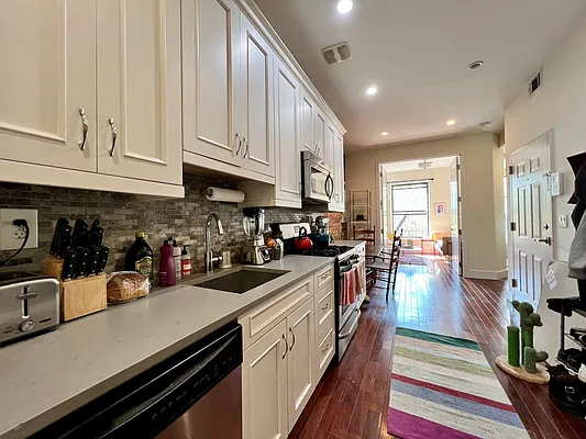 Rented by Massada Home Sales Inc | media 22