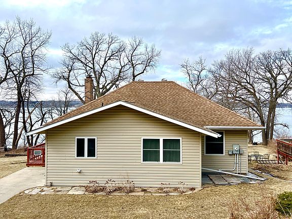 5th image of 715 Lakeshore Dr