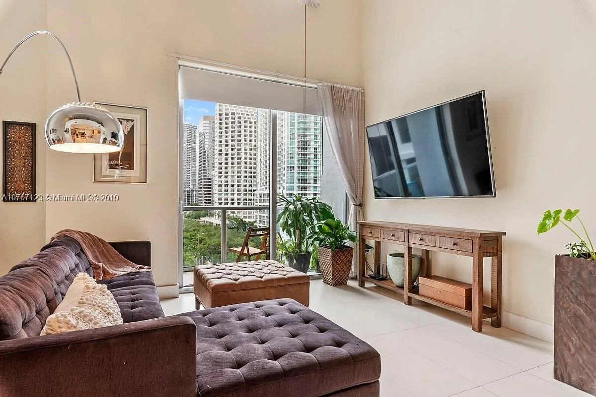 1 bed, 1053 sqft, $3,200 — Photo 4