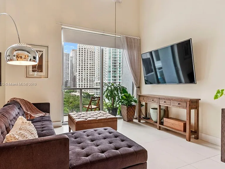 1060 Brickell Ave #601 — Photo 4