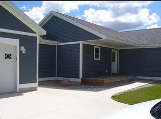 3961 Driftwood Dr, Cadillac, MI 49601
