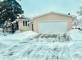 2218 29th St SW, Cedar Rapids, IA 52404