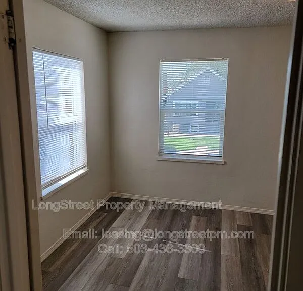 205 NW Kings Blvd #11 — Photo 12