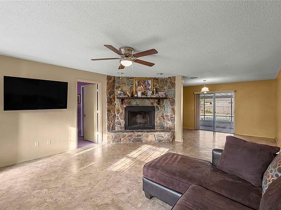 3rd image of 4950 NE 23RD AVENUE