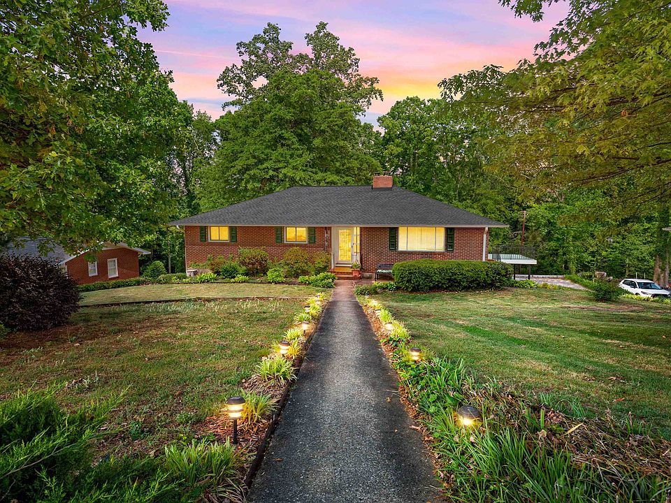 1st image of 117 Tanglewylde Dr