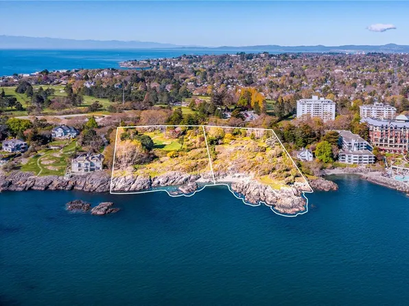 1069/1101 Beach Dr, Oak Bay, BC V8S 2N2