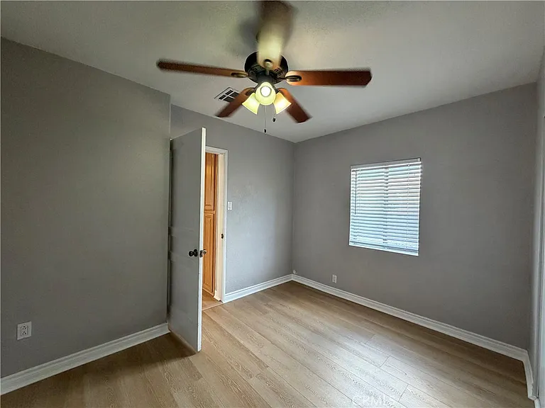 129 E Pomona Ave — Photo 11